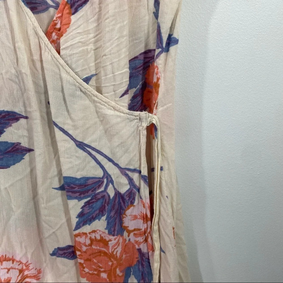 Billabong Hold Me Tight Floral Wrap Dress - Picture 9 of 10